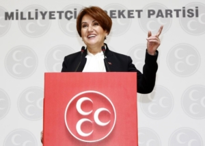 Aksener quando militava nel MHP